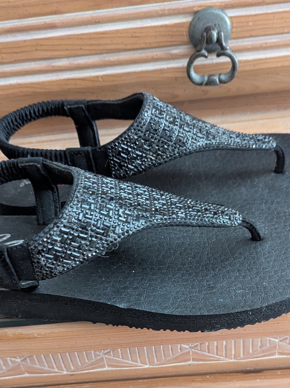 Brand New Never Worn Skechers Black Beaded Thong Sandals